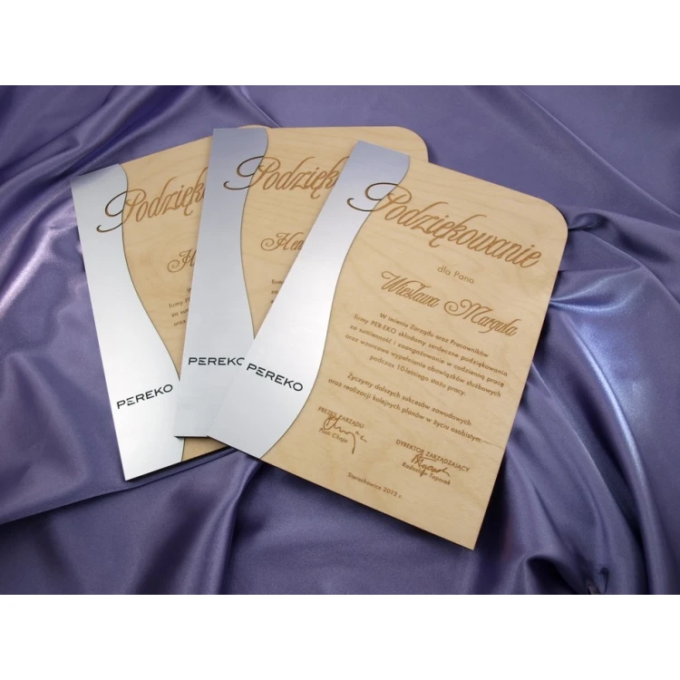 Engraved Wooden Diploma with Laminate - Dimensions 275x190mm - DRE001