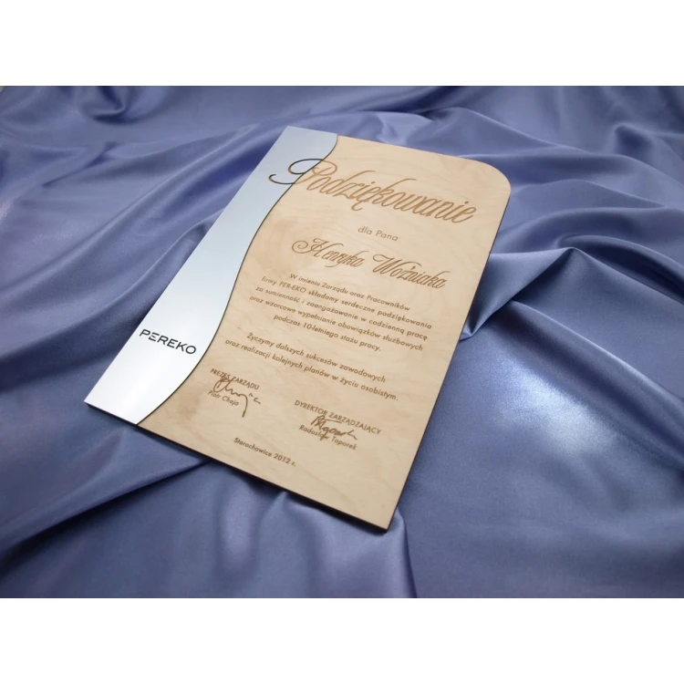 Engraved Wooden Diploma with Laminate - Dimensions 275x190mm - DRE001