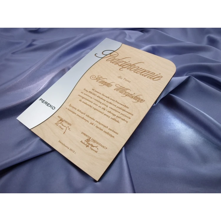 Engraved Wooden Diploma with Laminate - Dimensions 275x190mm - DRE001
