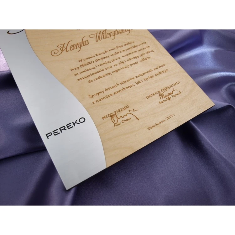 Engraved Wooden Diploma with Laminate - Dimensions 275x190mm - DRE001