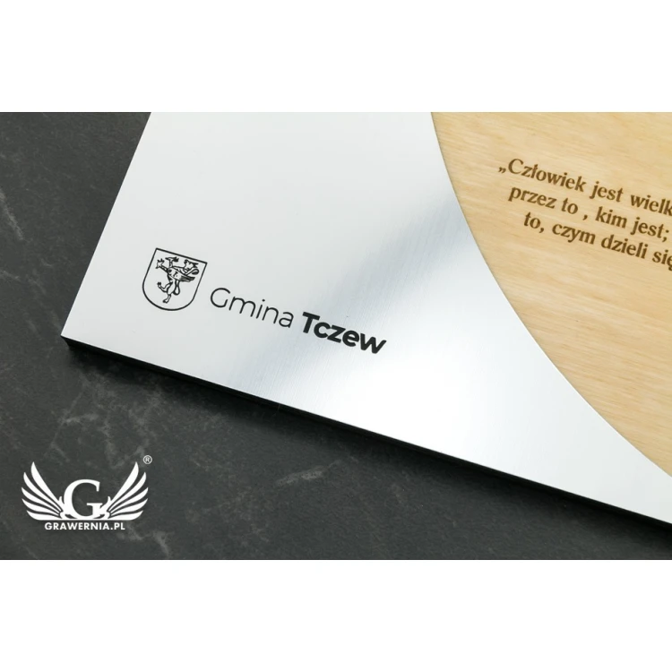 Engraved Wooden Diploma with Laminate - Dimensions 279x192mm - DRE012