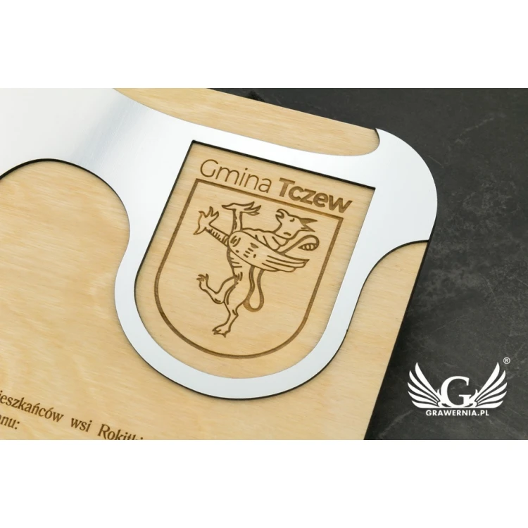 Engraved Wooden Diploma with Laminate - Dimensions 279x192mm - DRE012