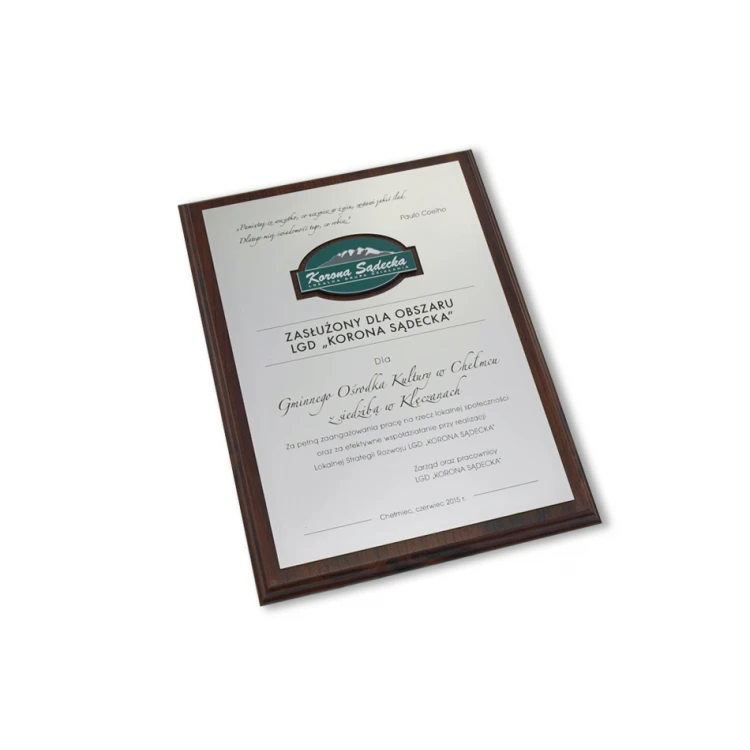 Diploma on a wooden base with embossed logo - SL040