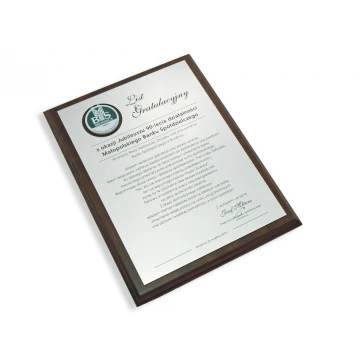 Diploma on a wooden base with embossed logo - SL041