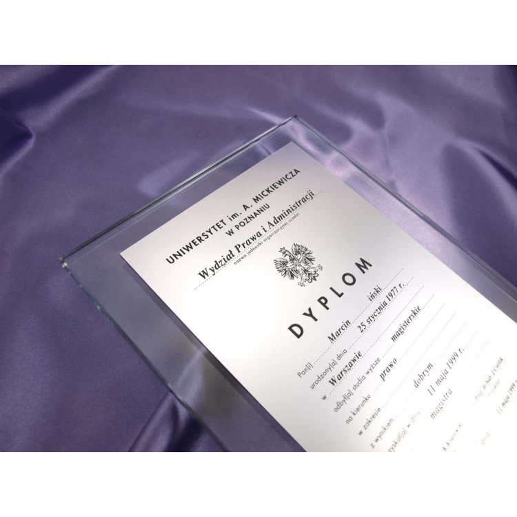 REPRESENTATIVE DIPLOMA OF HIGHER EDUCATION COMPLETION MADE OF GLASS - DSZ023