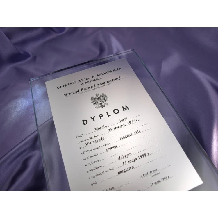 REPRESENTATIVE DIPLOMA OF HIGHER EDUCATION COMPLETION MADE OF GLASS - DSZ023