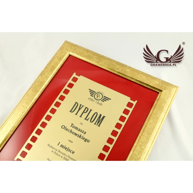 Diploma in a gold frame with red passe-partout - horizontal or vertical - DWR2