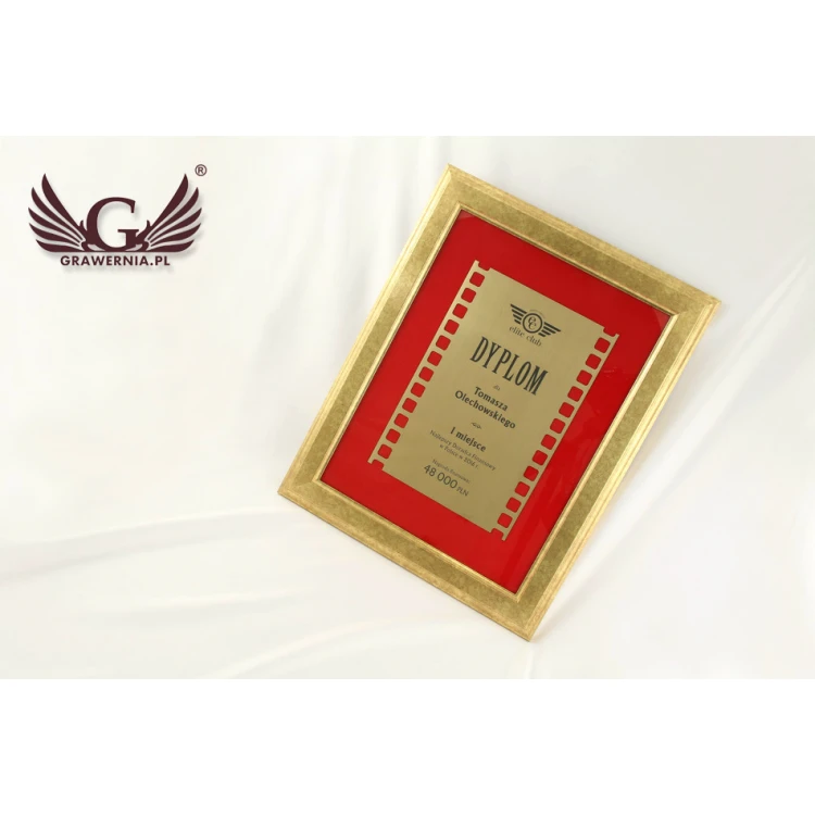 Diploma in a gold frame with red passe-partout - horizontal or vertical - DWR2