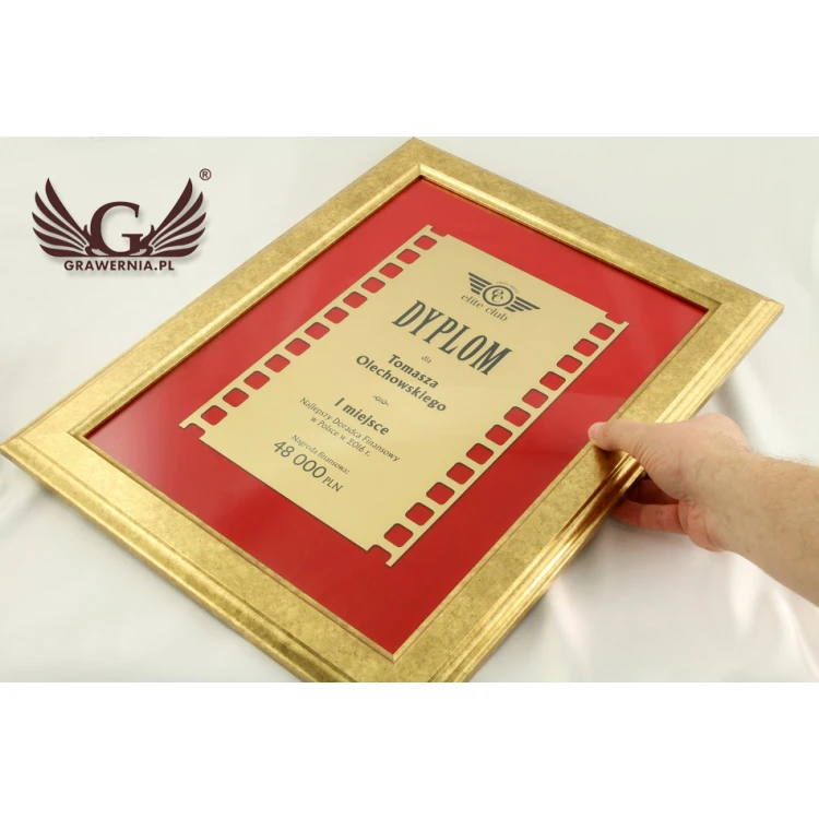 Diploma in a gold frame with red passe-partout - horizontal or vertical - DWR2