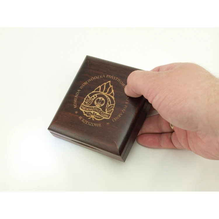 Wooden case box with two slots for 70mm diameter medal - KAS05