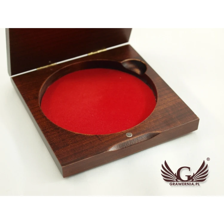 Wooden case box with single slot for 80mm diameter medal