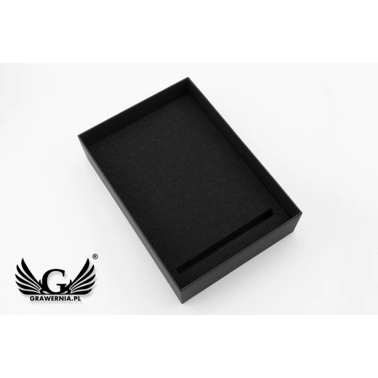 Universal Trophy Case 210x300mm - RH282