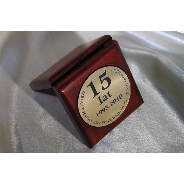 70mm diameter medal in a wooden case 10x9.5cm with two slots (set)