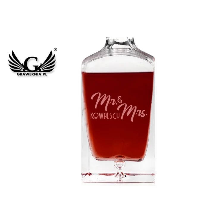 Engraved Decanter for Liqueurs or Whisky - LAMBERT - Ms & Mrs - KAR044