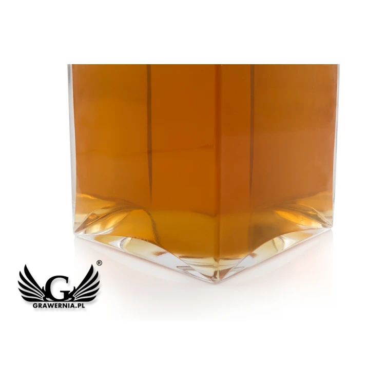 Engraved Decanter for Whisky or Liqueurs - CAMEL - Gift for Supervisor - KAR031