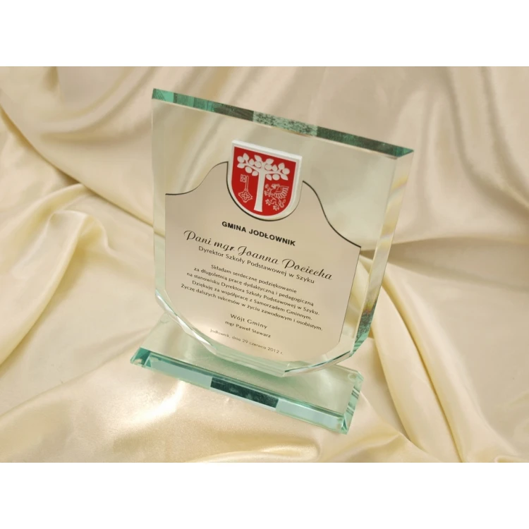 Glass Trophy in Case - SHIELD WITH COAT OF ARMS plus Engraving Laminate