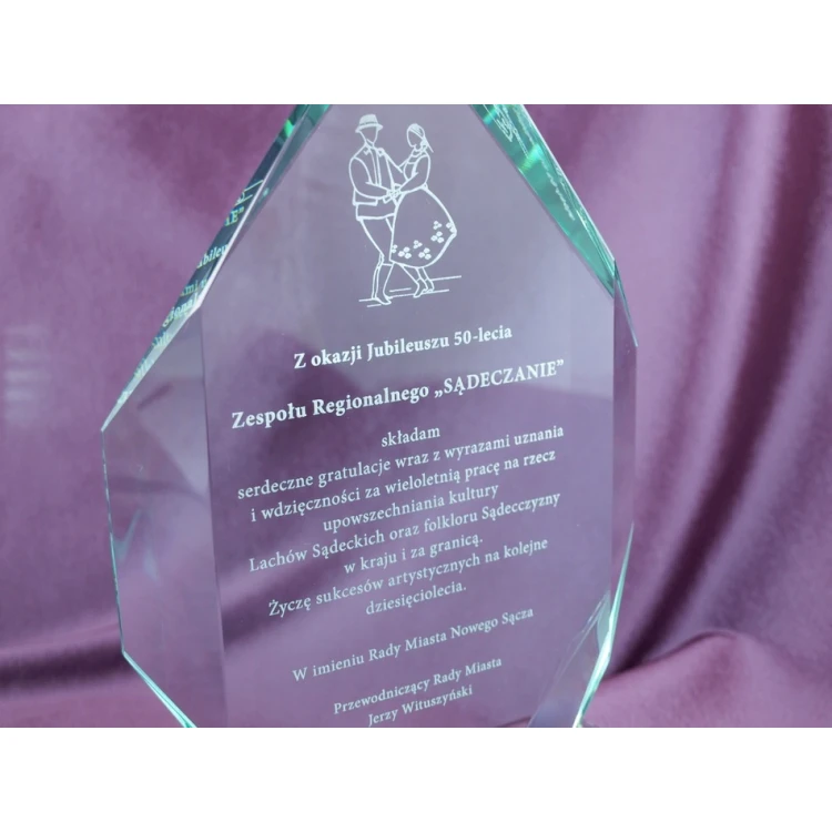 Glass Trophy in Case - PLATINUM