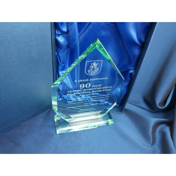 Glass Trophy in Case - PLATINUM