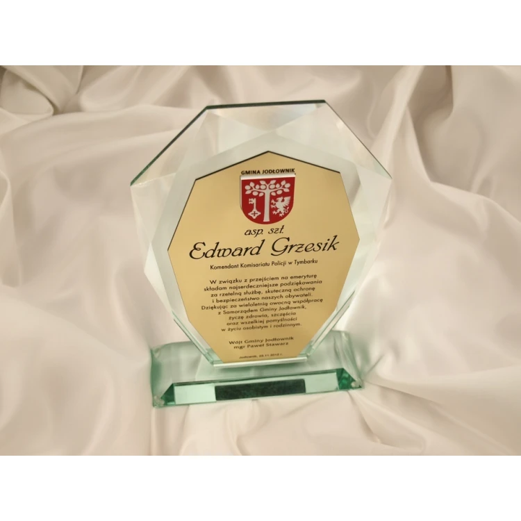 Glass Trophy in Case - MILO Plus Engraving Laminate