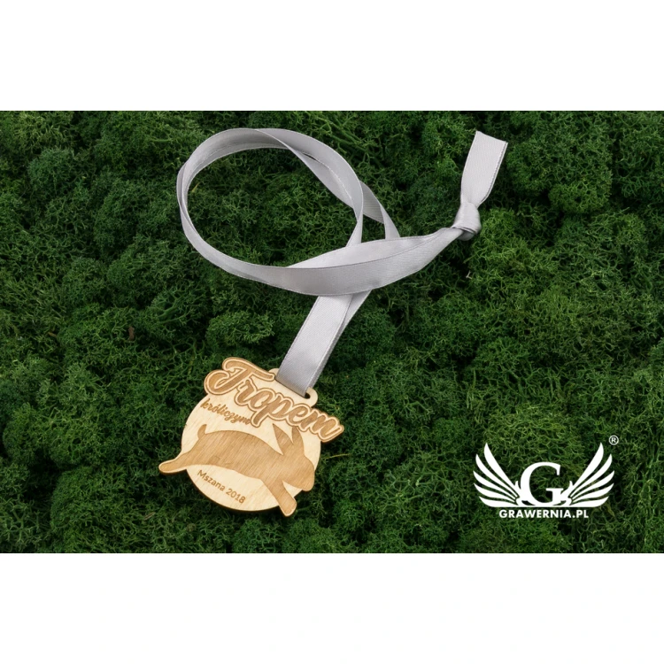 Laser Engraved Wooden Medal - dimensions: 56x54mm - thickness: 3mm - MGR037