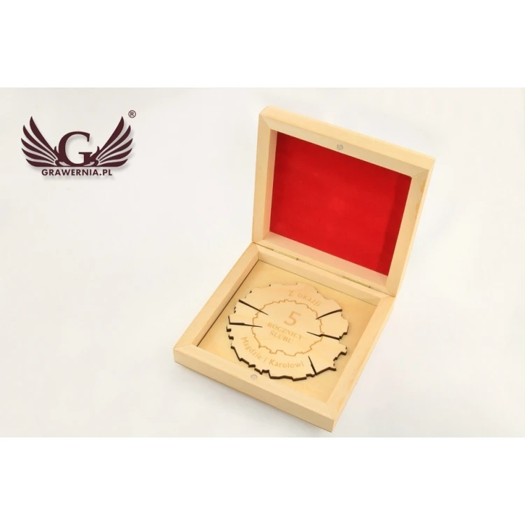Wooden 5th Wedding Anniversary Medal (wooden) in a Wooden Case - Light Color - MGR011