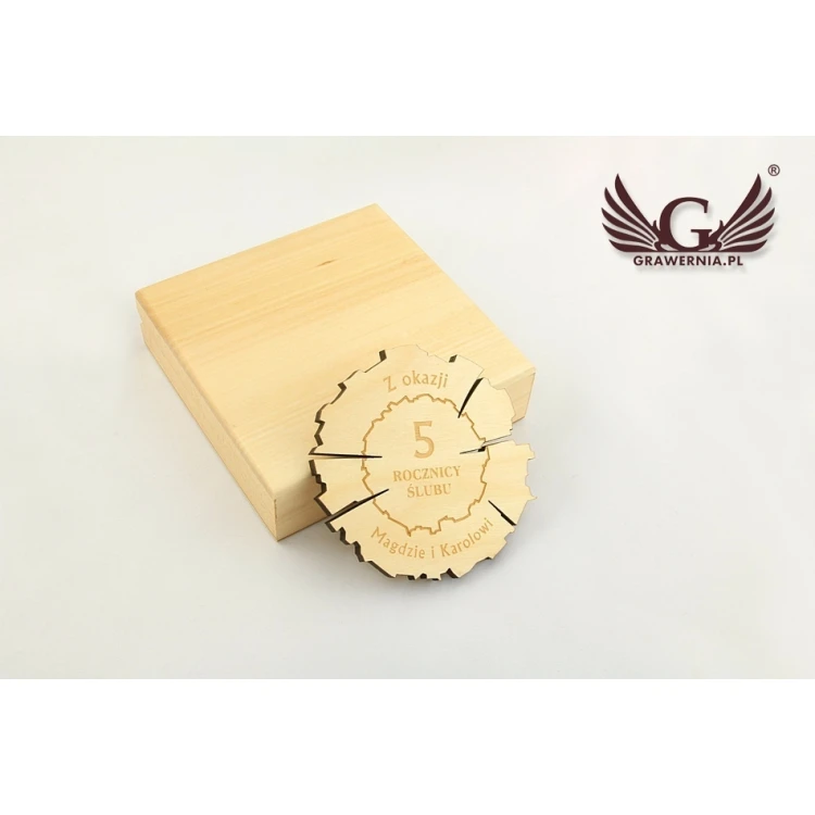 Wooden 5th Wedding Anniversary Medal (wooden) in a Wooden Case - Light Color - MGR011