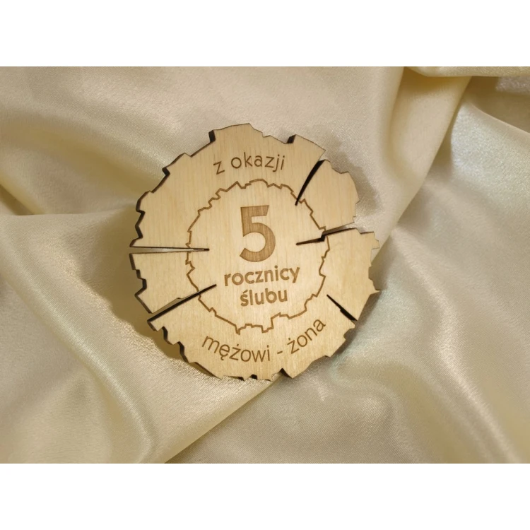 Wooden 5th Wedding Anniversary Medal (wooden) in a Wooden Case - Light Color - MGR011