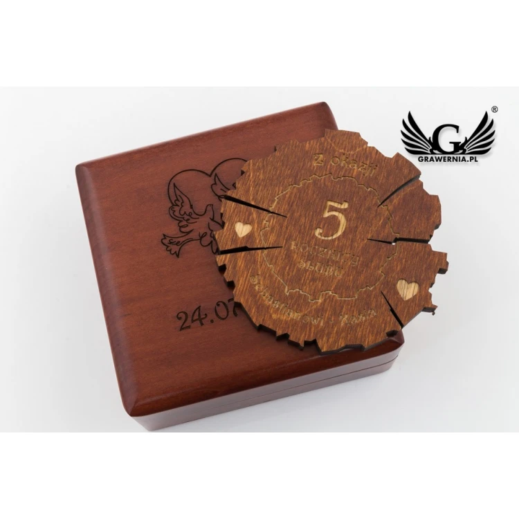 Wooden 5th Wedding Anniversary Medal (wooden) in a Wooden Case - Warm Brown Color - MGR009
