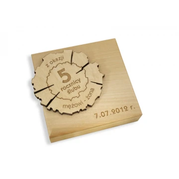 Wooden 5th Wedding Anniversary Medal (wooden) in a Wooden Case - Light Color - MGR011