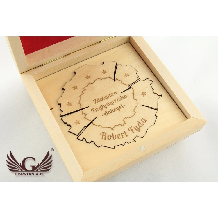 Wooden Medal for Any Occasion in a Wooden Case - Light Color - MGR012