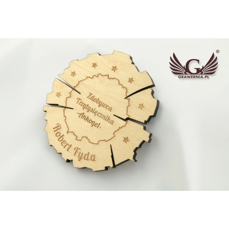 Wooden Medal for Any Occasion in a Wooden Case - Light Color - MGR012