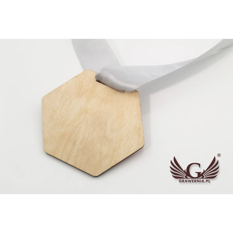 UV Print Wooden Medal - Strong Woman - dimensions: 79x66mm - MGR062