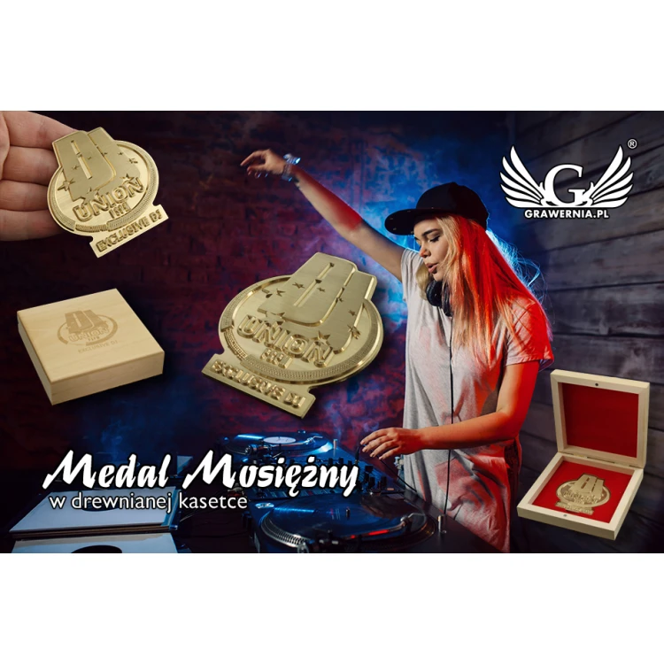 Brass Medal in Wooden Case with Engraving - Diameter 70mm