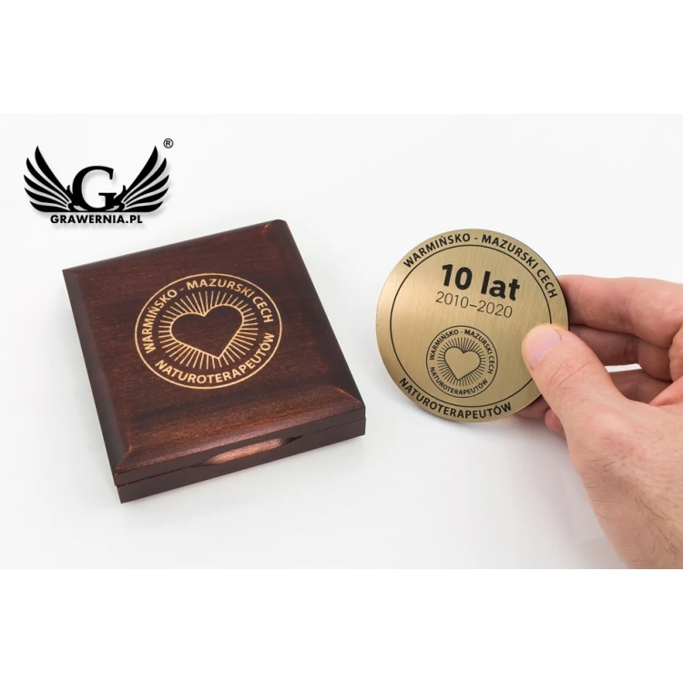 70mm diameter medal in a wooden case 10x9.5cm with two slots (set)