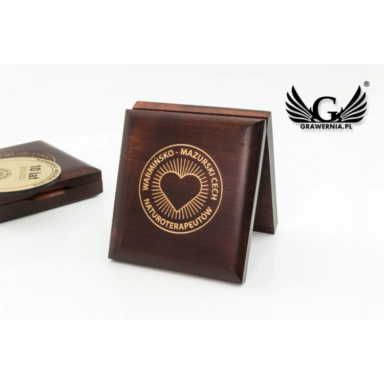 70mm diameter medal in a wooden case 10x9.5cm with two slots (set)