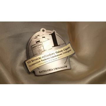 Steel medal with dimensions 75x87mm
