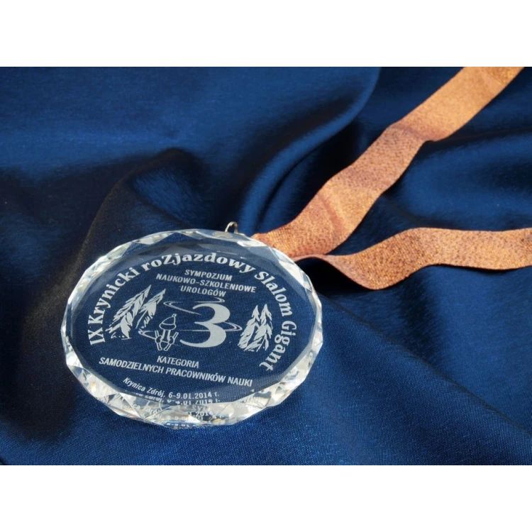 Elite Glass Medal with Engraving + Case