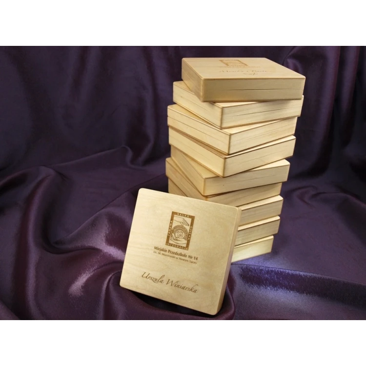 Medal in a case with personalization and any engravings of graphics and content - MGR008