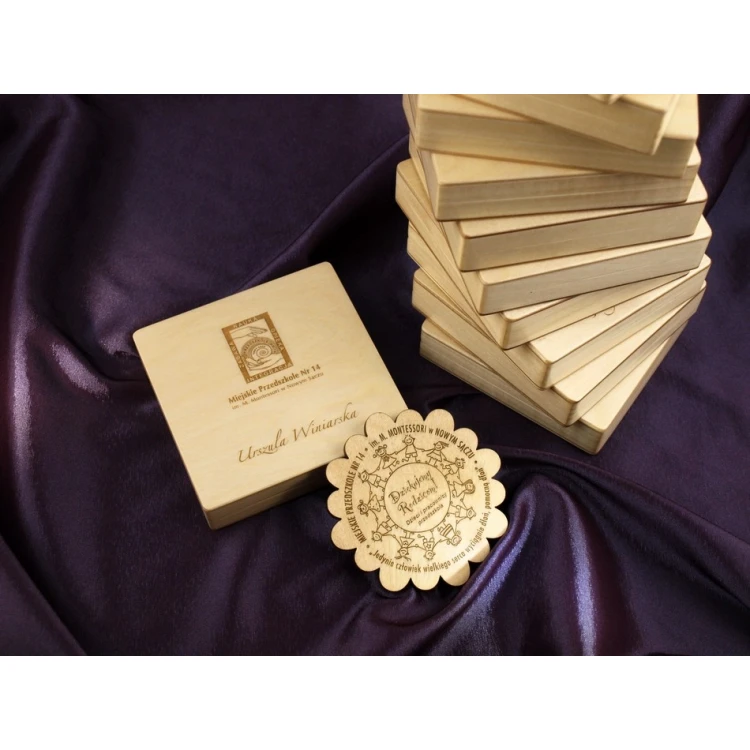 Medal in a case with personalization and any engravings of graphics and content - MGR008