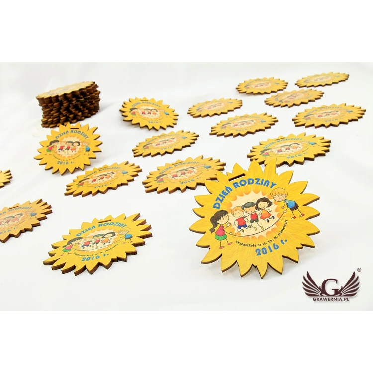 Colorful Wooden Medals - dimensions 85x83mm - MGR010