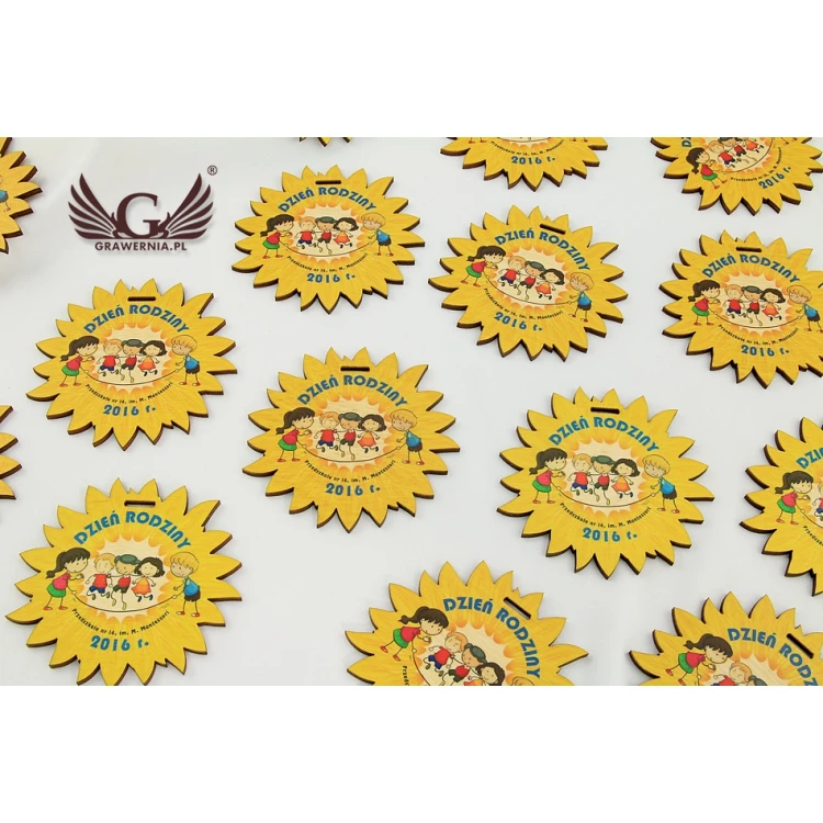 Colorful Wooden Medals - dimensions 85x83mm - MGR010