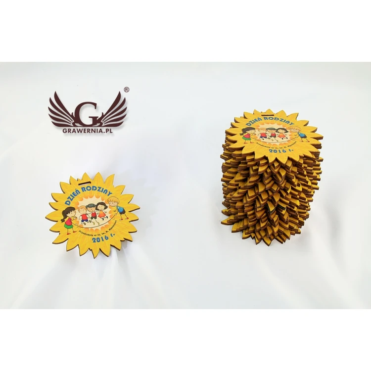 Colorful Wooden Medals - dimensions 85x83mm - MGR010