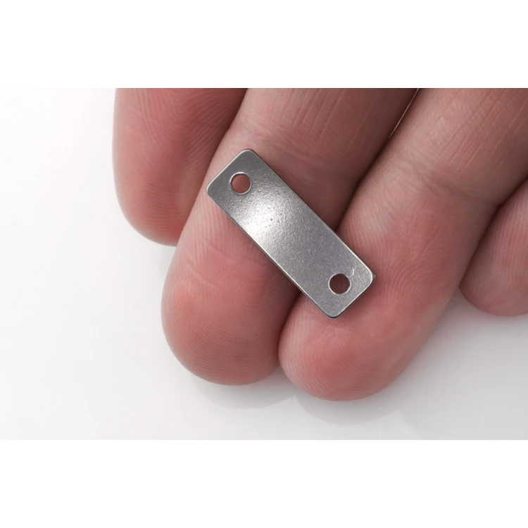 Steel Clothing Tags - Dimensions: 20x7mm - ME18