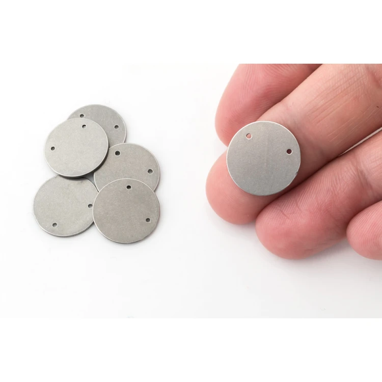 Steel Clothing Tags - Dimensions: 11x11mm - ME23