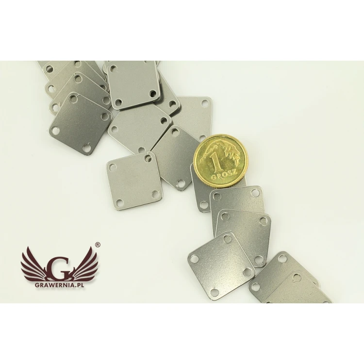 Steel Clothing Tags - Dimensions: 15x15mm - ME9