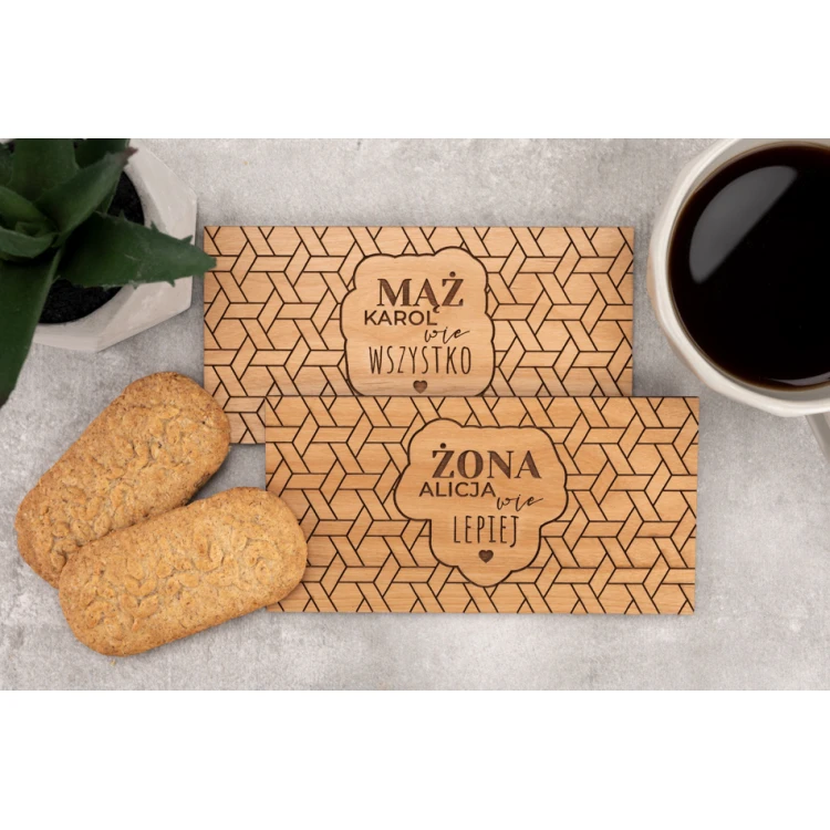 Coasters 2 pcs. made of solid alder wood - Husband knows everything, wife knows better - dim. 158x80mm - PDK007