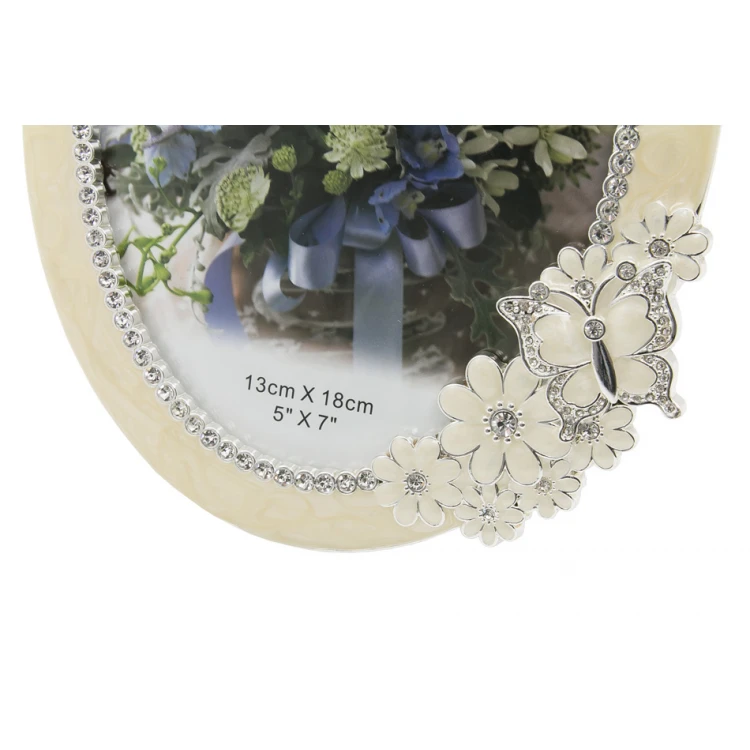 Oval Frame made of Beige Mother-of-Pearl for Baby Picture - Flowers and Butterflies - RAM007