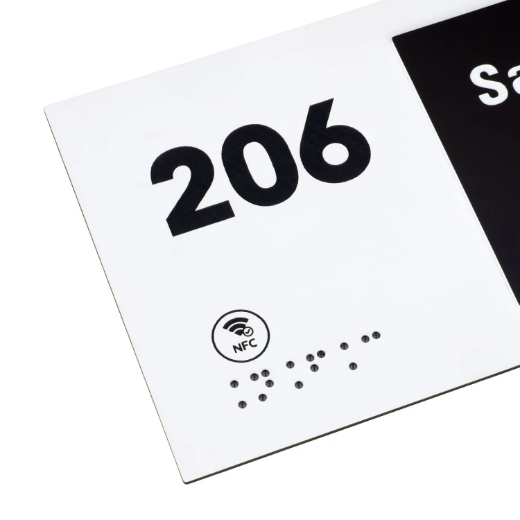 Computer room - NFC plaque for door or wall with Braille - size 200x84mm - TAB593