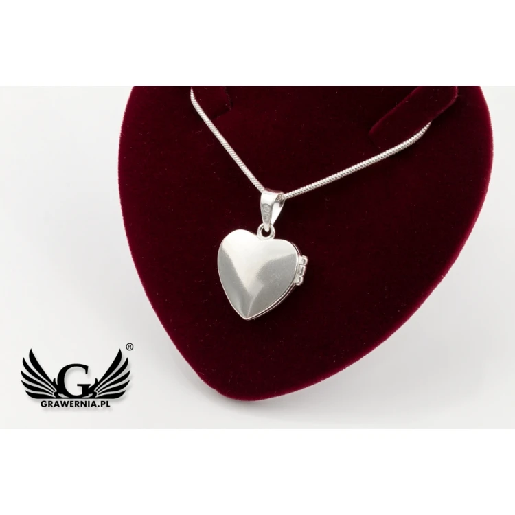 Openable Heart with Zirconias and Chain - Secret Box, Engraved Case - Silver - SRB030