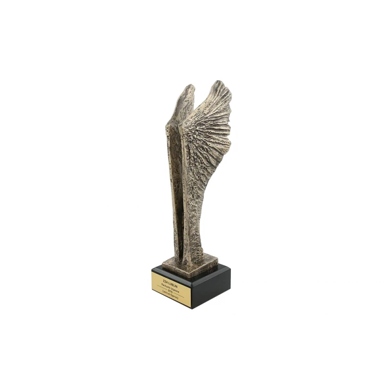 Wings 1 - Cast Figurine - FOL002